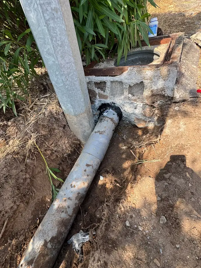 Canalisation neuve, raccordée et calée