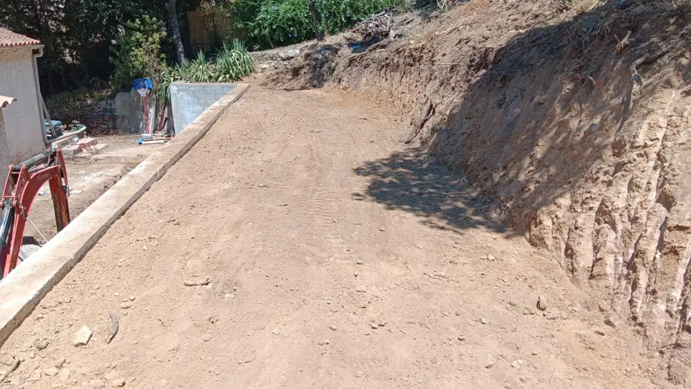 Plateforme terrassée et réglée avant finition